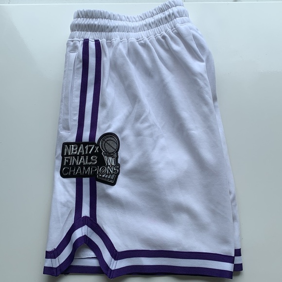 LA Lakers Pro Standard Shorts - Picture 8 of 9
